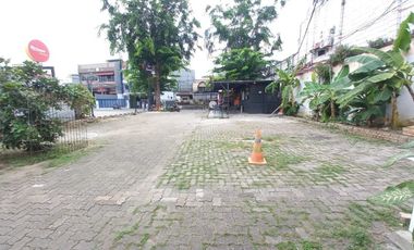 DISEWAKAN TEMPAT USAHA LOKASI SANGAT STRATEGIS DI UTAN KAYU RAYA - JAKARTA TIMUR