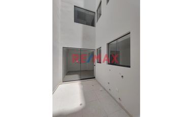🏡 ¡Departamento de Estreno en 1er Piso con Amplio Patio! 🌿✨
Vive con comodidad y ubicación privilegiada en este moderno departamento de 70 m², ubicad