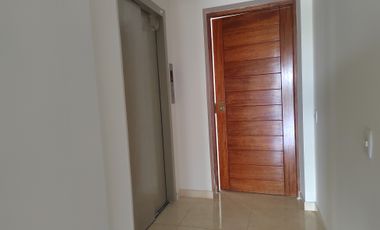 🏡 ¡Departamento de Estreno en 1er Piso con Amplio Patio! 🌿✨
Vive con comodidad y ubicación privilegiada en este moderno departamento de 70 m², ubicad