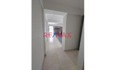🏡 ¡Departamento de Estreno en 1er Piso con Amplio Patio! 🌿✨
Vive con comodidad y ubicación privilegiada en este moderno departamento de 70 m², ubicad