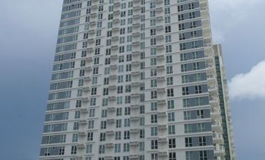 Condo for rent in Cebu Business Park ,Solinea 1-br with balcony