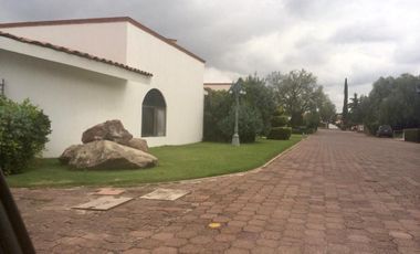 Residencia en San Gil, 8 Recamaras, 11 Baños, Alberca, Junto al Campo de Golf