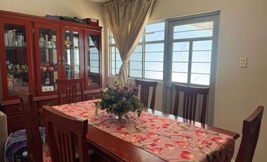 Se vende casa muy bien ubicada