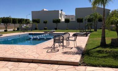 Hermosa casa en venta de 3 recamara y opción a cuarta
