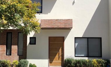 Hermosa casa en venta de 3 recamara y opción a cuarta