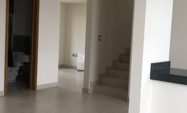 Hermosa casa en venta de 3 recamara y opción a cuarta