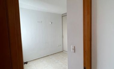 apartamento en arriendo en prados del este. Cod A11042