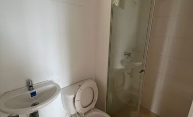 apartamento en arriendo en prados del este. Cod A11042