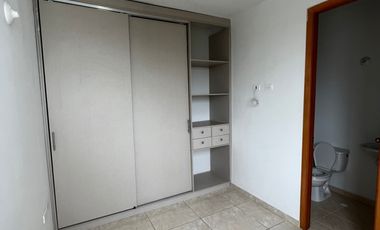 apartamento en arriendo en prados del este. Cod A11042