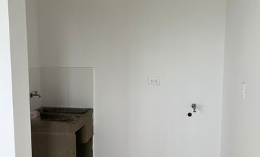 apartamento en arriendo en prados del este. Cod A11042