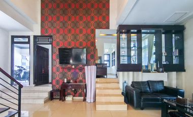 Rumah Luas 14 Mnt ke Living World Kota Wisata Cibubur Siap KPR J-48602