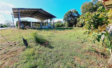 VENTA DE LOTE COMERCIAL CERCANO A TODO