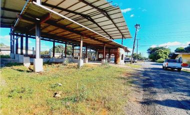 VENTA DE LOTE COMERCIAL CERCANO A TODO