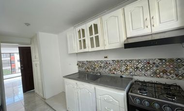 apartamento en arriendo en ciudad jardín. Cod A3047