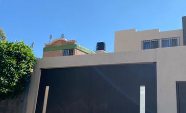 amplia casa en Las Brisas
