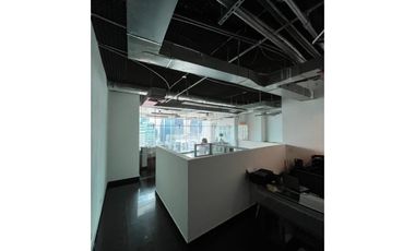 Alquilo Oficina en la torre Global Bank