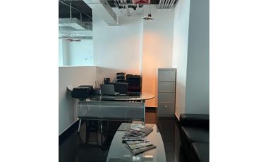 Alquilo Oficina en la torre Global Bank
