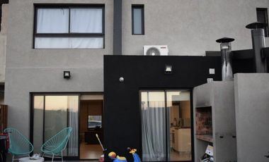 Casa - Mirasoles De Monte Grande
