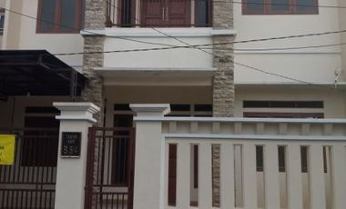 Rumah komplek Taman Asri di Larangan Kota Tangerang