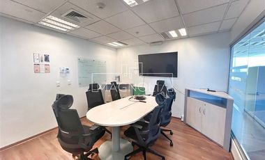 Arriendo Amplia Oficina con Terraza, Escuela Militar
