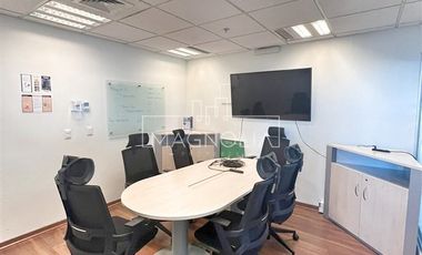 Arriendo Amplia Oficina con Terraza, Escuela Militar