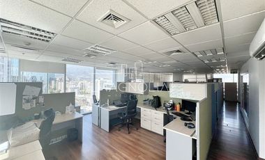 Arriendo Amplia Oficina con Terraza, Escuela Militar