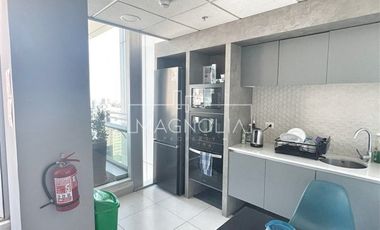 Arriendo Amplia Oficina con Terraza, Escuela Militar