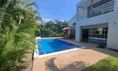 casa en venta en ricaurte. Cod V30