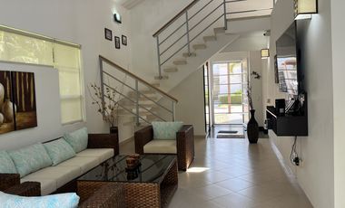 casa en venta en ricaurte. Cod V30