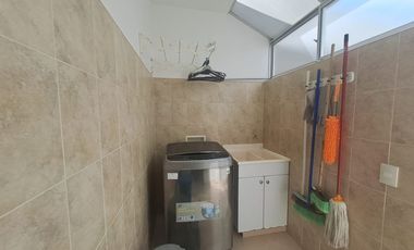 casa en venta en ricaurte. Cod V30