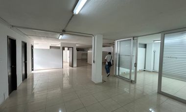 oficina en arriendo en av 30 agosto. Cod A5683