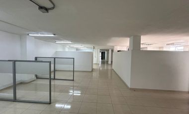 oficina en arriendo en av 30 agosto. Cod A5683