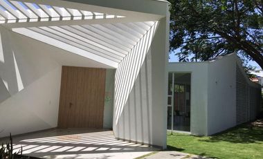 casa en arriendo/venta en bocono. Cod A4855