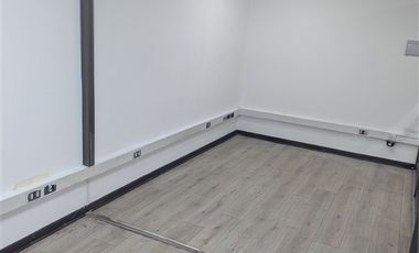 Oficina en arriendo en Providencia metro Pedro Valdivia