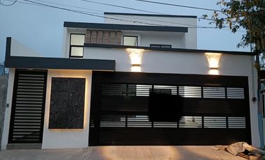 Casa en VENTA con recamara en planta baja, 2 recamaras en planta alta, en Boca del Rio