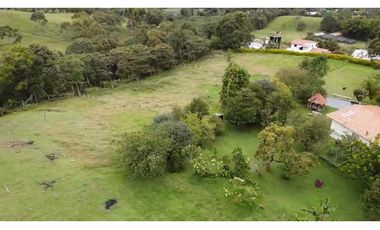 Se vende lote independiente en La Ceja vía hacia Llanogrande