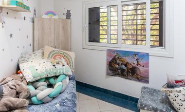 EN VENTA - CASA DOS DORMITORIOS CON QUINCHO Y TERRAZA- REFINERIA, ROSARIO