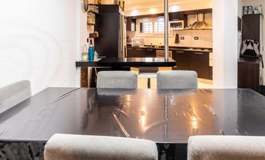 EN VENTA - CASA DOS DORMITORIOS CON QUINCHO Y TERRAZA- REFINERIA, ROSARIO