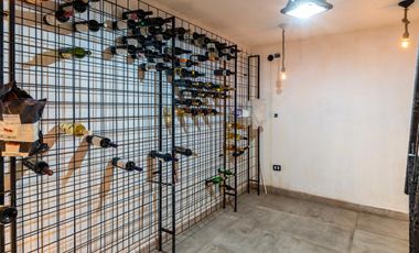 EN VENTA - CASA DOS DORMITORIOS CON QUINCHO Y TERRAZA- REFINERIA, ROSARIO