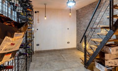 EN VENTA - CASA DOS DORMITORIOS CON QUINCHO Y TERRAZA- REFINERIA, ROSARIO