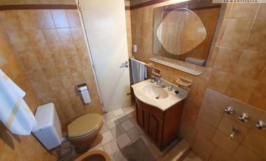 Venta Gran Semi Piso 3 ambientes con cochera fija sub terranea de 76 m2 en el Centro de San Martin