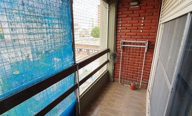 Venta Gran Semi Piso 3 ambientes con cochera fija sub terranea de 76 m2 en el Centro de San Martin