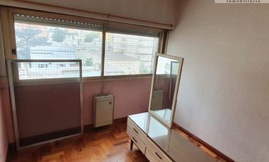 Venta Gran Semi Piso 3 ambientes con cochera fija sub terranea de 76 m2 en el Centro de San Martin