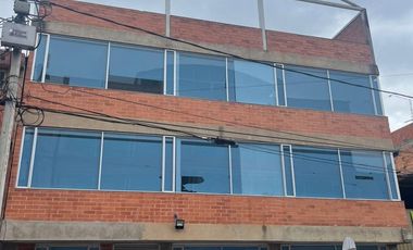 edificio en arriendo en toberin. Cod A51681