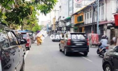 Ruko Jalan Kereta Api dekat Jalan MT Haryono MEDAN