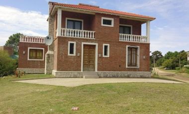 HERMOSO CHALET DE 5 AMB EN OSTENDE A 6 CUADRAS DE LA PLAYA
