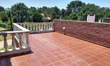 HERMOSO CHALET DE 5 AMB EN OSTENDE A 6 CUADRAS DE LA PLAYA