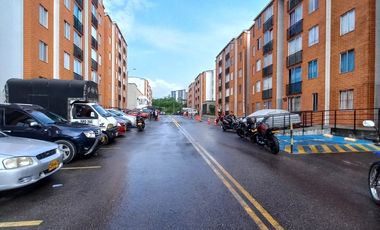 apartamento en arriendo en arboleda campestre yarumo piso 7 sin ascensor. Cod A14041