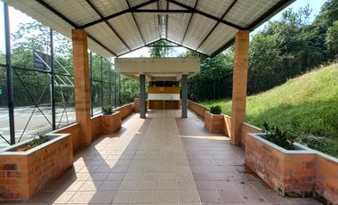 apartamento en arriendo en arboleda campestre yarumo piso 7 sin ascensor. Cod A14041