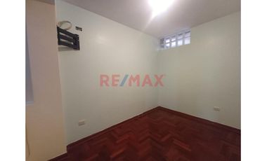 Alquiler De Acogedor Departamento En Surco – 69 M², Cuarto Piso